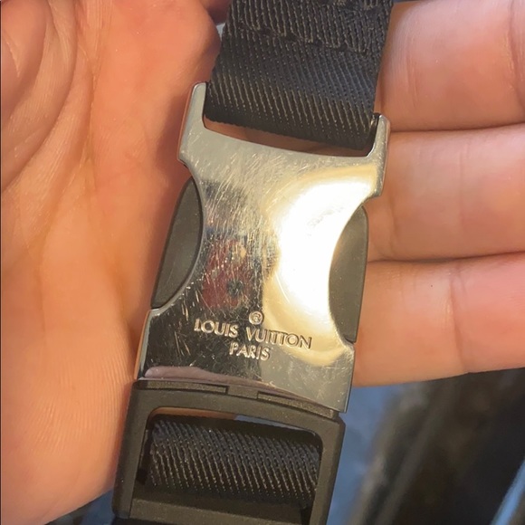 Louis Vuitton Outdoor Bum Bag - Picture 4 of 7